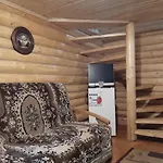 дерев'яний будинок з банею Oriv