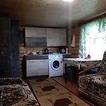 дерев'яний будинок з банею Oriv