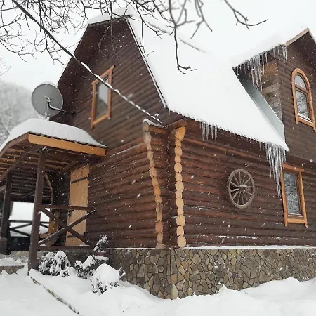 дерев'яний будинок з банею * Oriv