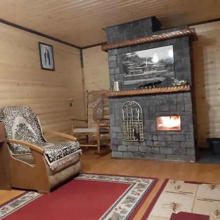 дерев'яний будинок з банею Appartamento Oriv