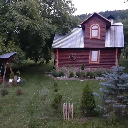 公寓 дерев'яний будинок з банею Oriv