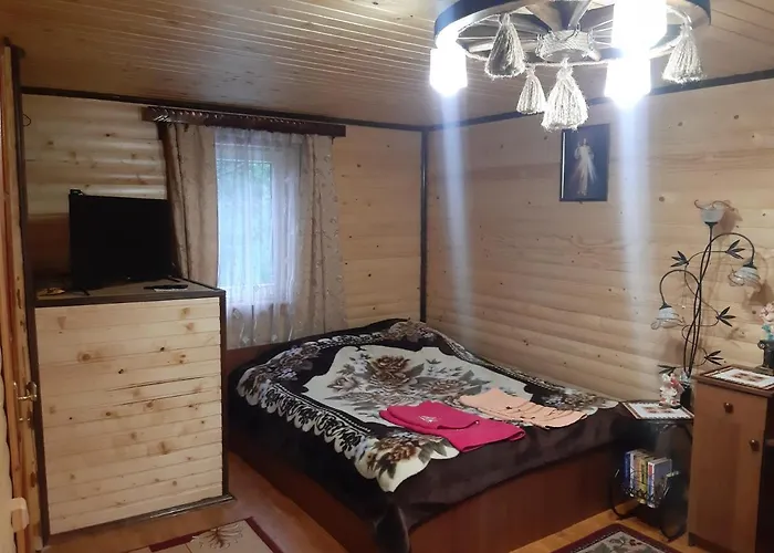 дерев'яний будинок з банею 公寓